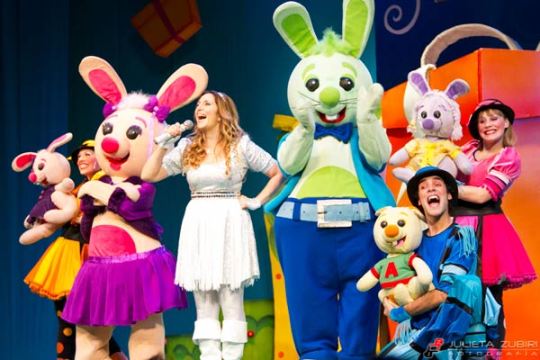 Adriana cajita de sorpresas