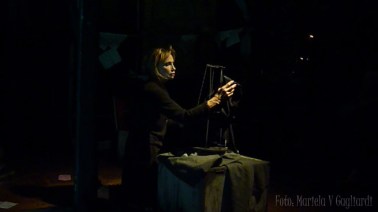 La muñeca en su jaula3